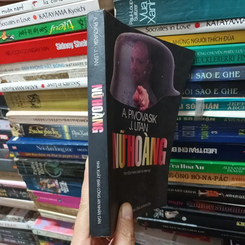 Nữ Hoàng- A.Pivovasik J.Litan 692838