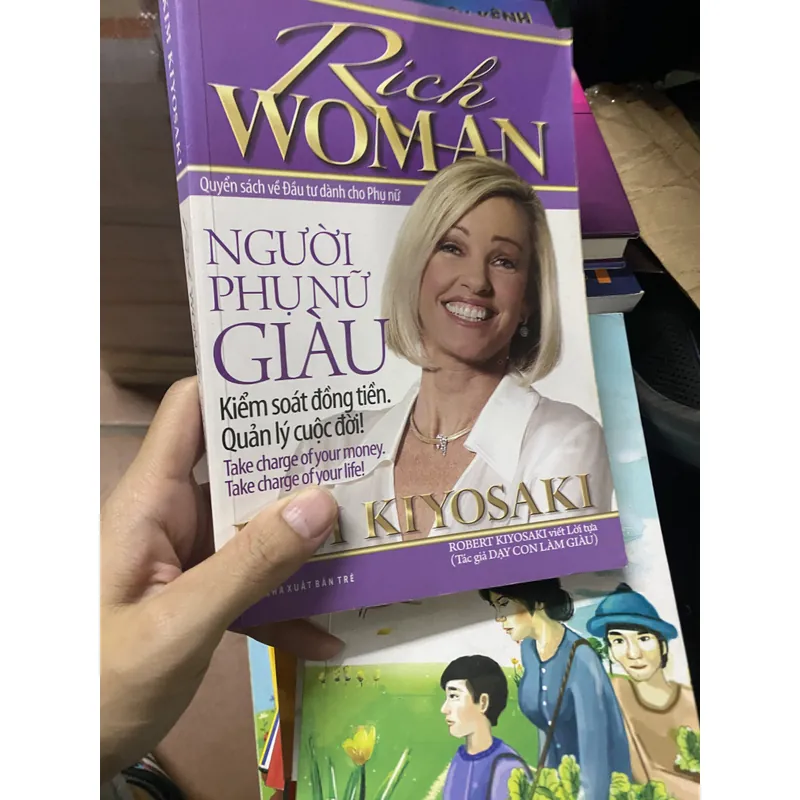 Sách Người phụ nữ giàu 308251