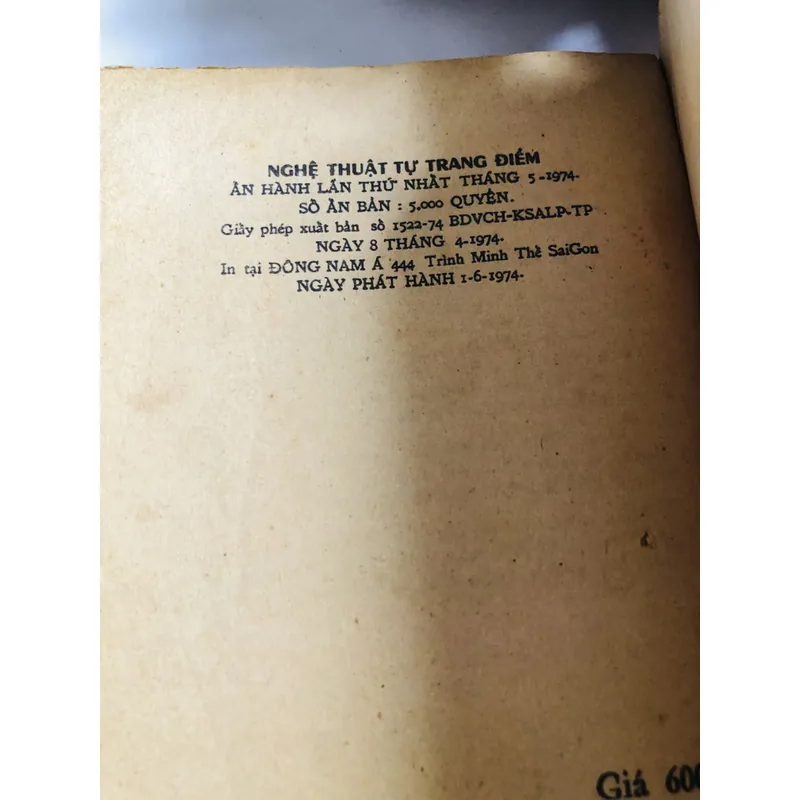 NGHỆ THUẬT TRANG ĐIỂM – Bà Tuyết Vinh 1974 718112