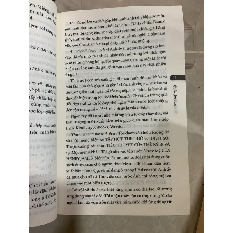 50 SẮC THÁI: ĐEN - E. L. JAMES 589573