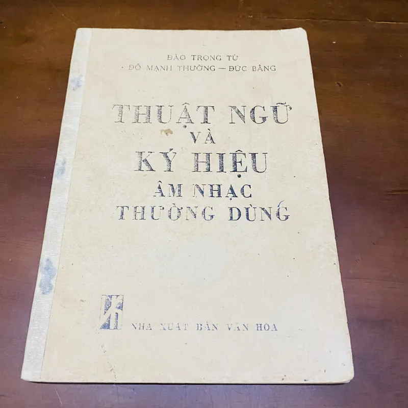 Thuật ngữ và ký hiệu âm nhạc thường dùng - Đào Trọng Từ 605207