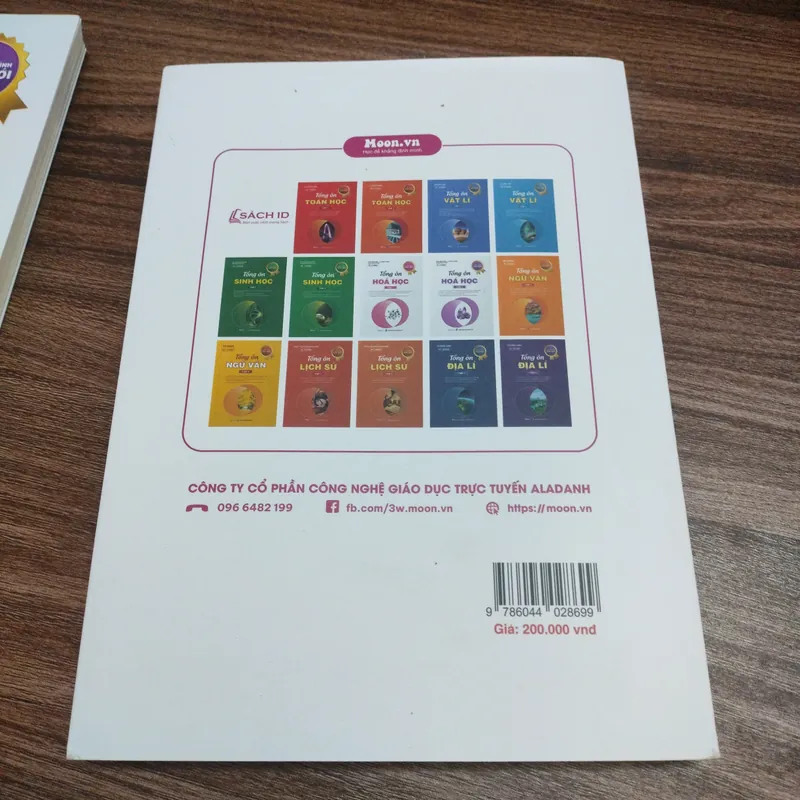 Com bo 2 tập Sách tổng ôn môn hoá . Nội dung bám sát chương trình gdpt 719863