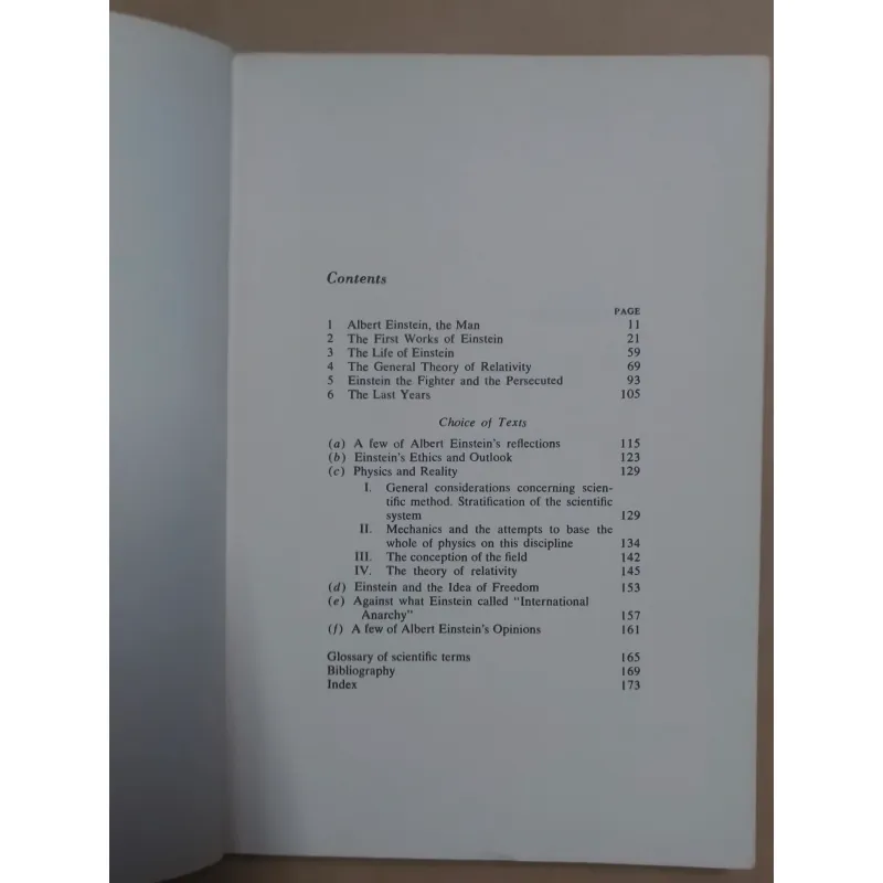 Einstein (A Profile In Science): The Man And His Theories - Hilaire Cuny 990274