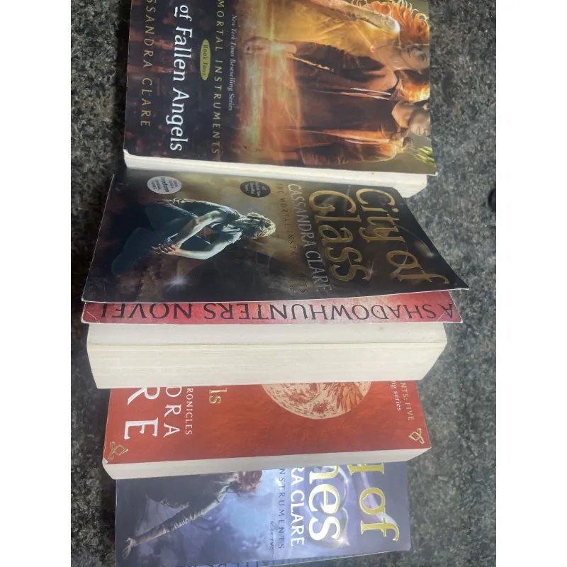City of ashes, city of glass, city of fallen angels, city of lost souls Cassandra Clare 757562