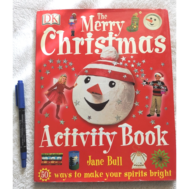 THE MERRY CHRISTMAS 
ACTIVITY BOOK  405263