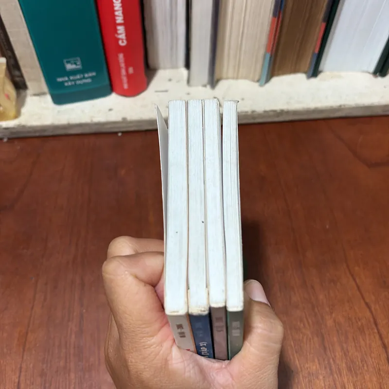 II Sách Kỹ Năng: Để Người Khác Làm Theo Ý Bạn, Kỹ Năng Viết Bài, Thủ Thuật Làm Tin - 2006 722779
