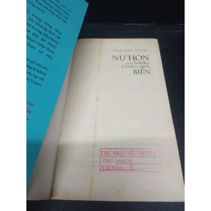 Nụ hôn của nàng công chúa biển năm 2012 mới 70% ố vàng có mộc đỏ HCM0103 văn học 913268
