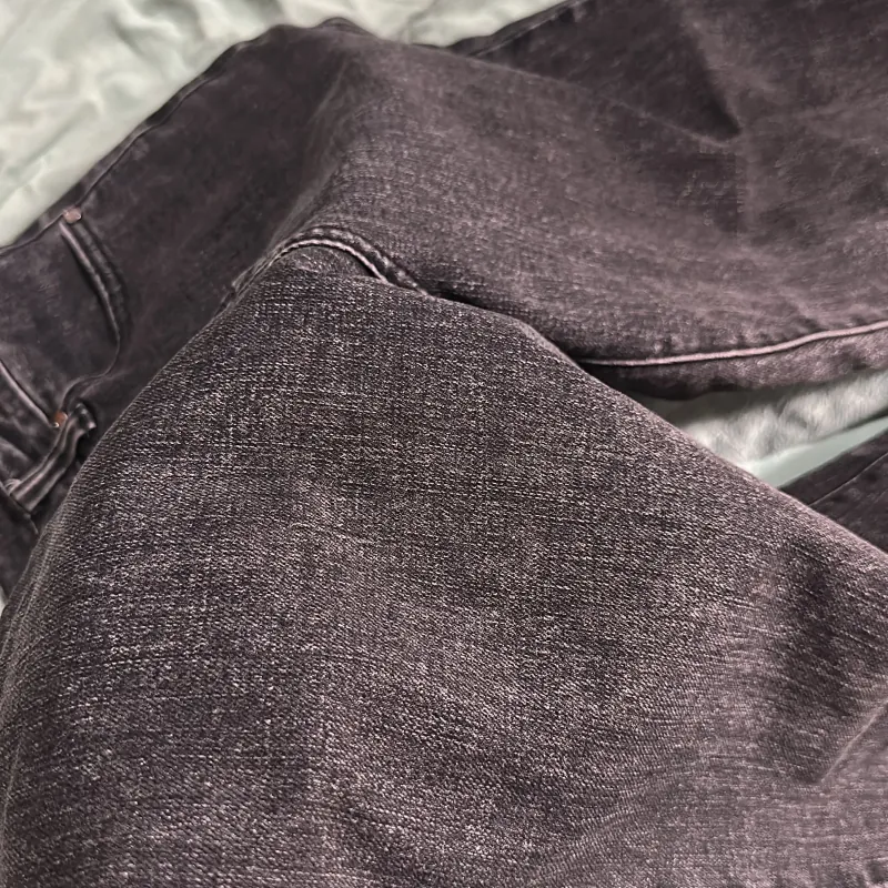 Quần Jean Yody size 26 như mới , màu đen muối tiêu  1024257