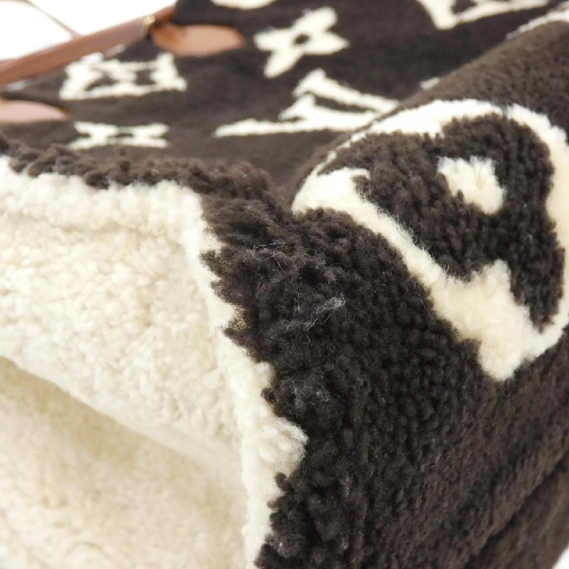 Túi Louis Vuitton Monogram Teddy On The Go GM M55420 618613