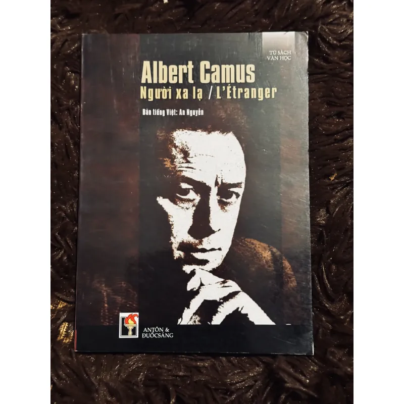 Người xa lạ 789528