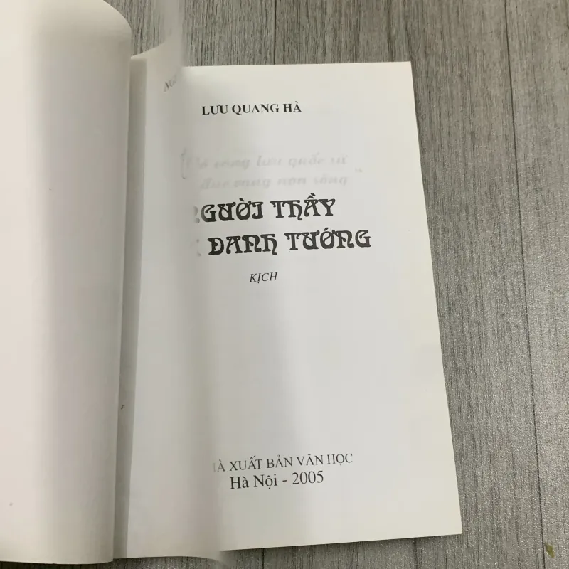Người thầy của danh tướng - lưu quang hà. Có chữ ký tặng. 10a1 1025603