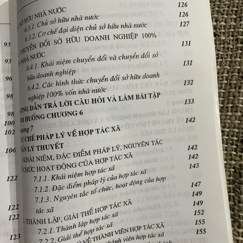 Hướng dẫn Học môn luật thương mại- 330 trang  1033444