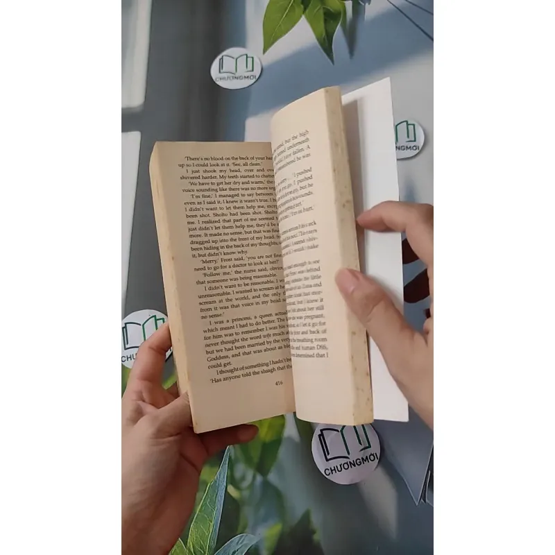[MIỄN PHÍ BỌC SÁCH] A Shiver of Light - Laurell K. Hamilton 1027193