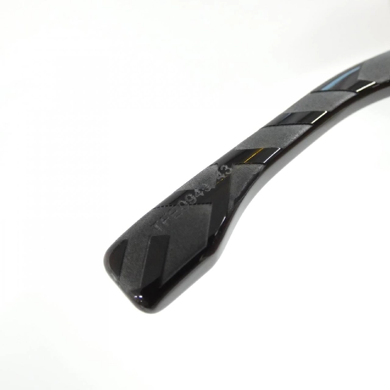 【Sản phẩm mới】Kính mát Fendi FE40144F 625140