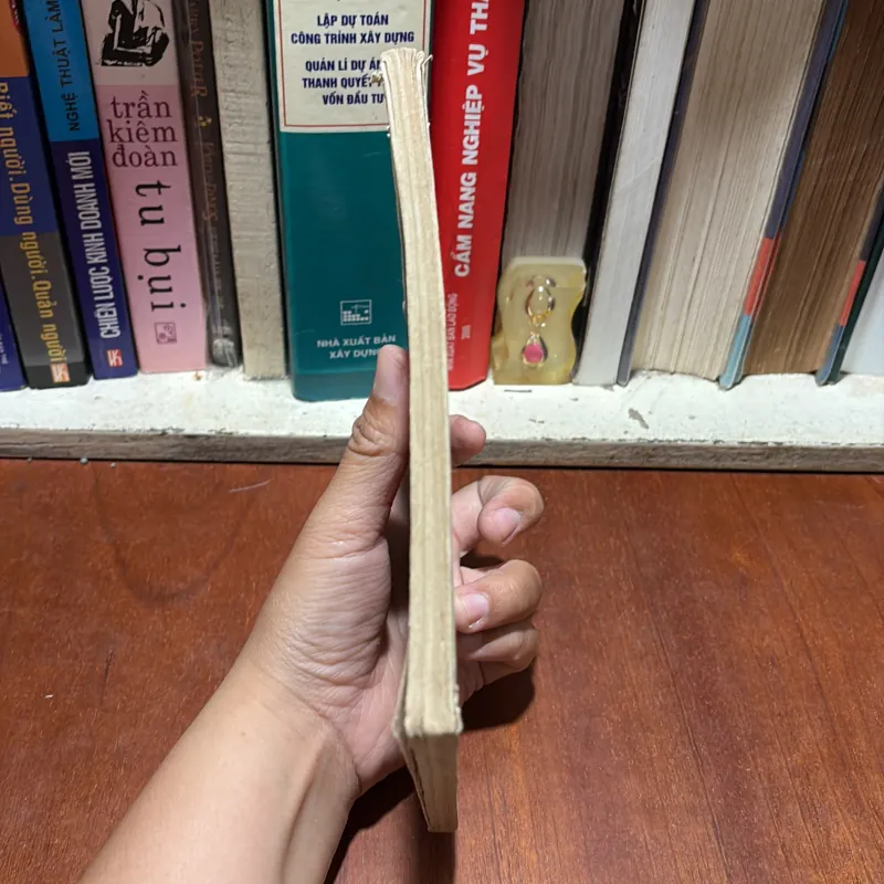 [Sách 8x] - II Truyện Tình Báo: Ông Già Và Đứa Cháu Ngoại - E. MUKHINA - 1987 797182