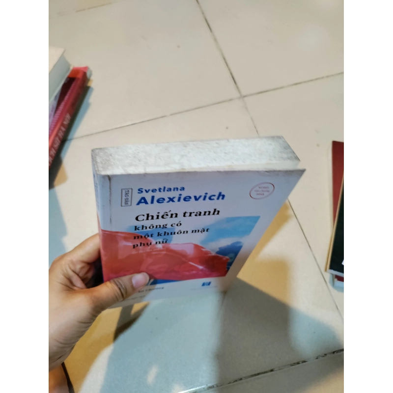 Chiến tranh không có khuôn mặt phụ nữ 458850