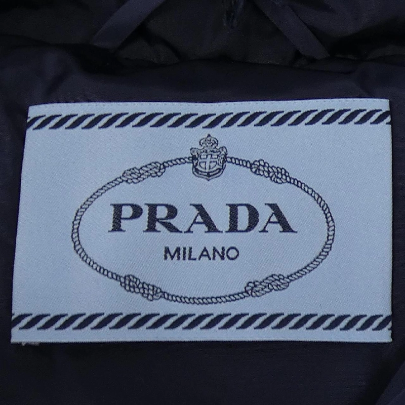 Áo khoác lông vũ PRADA với logo hình tam giác 29F430 S192 1WQ9 - Hàng hiệu Chính hãng 821596