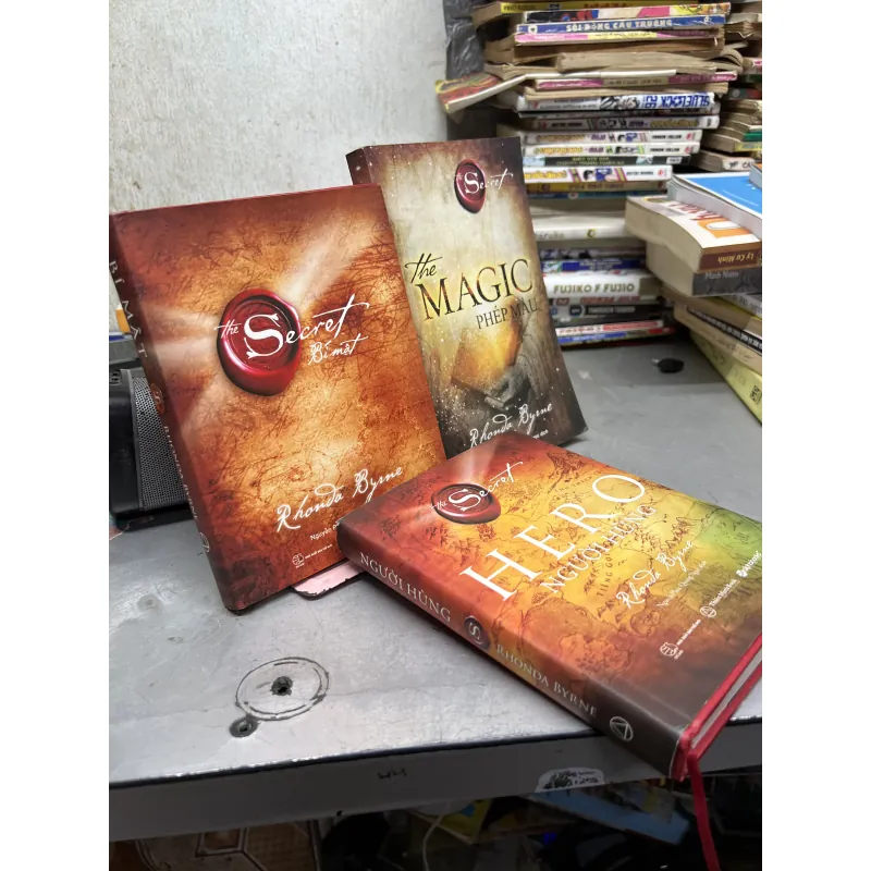 Combo 3 cuốn secret người hùng bí mật và magic 929250