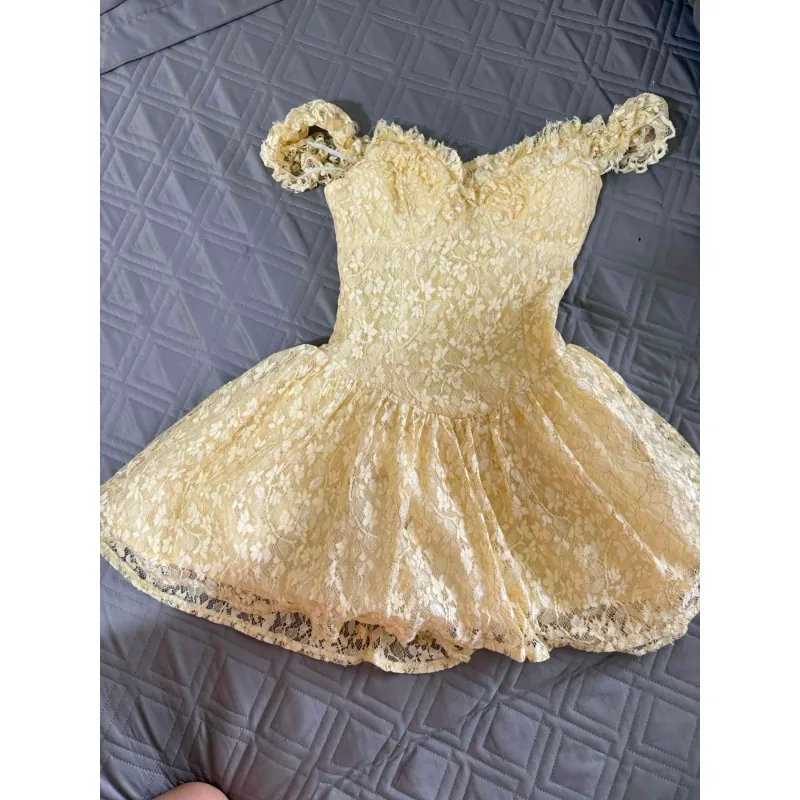 Váy ren hoa nhí có ánh nhũ màu vàng 1001877