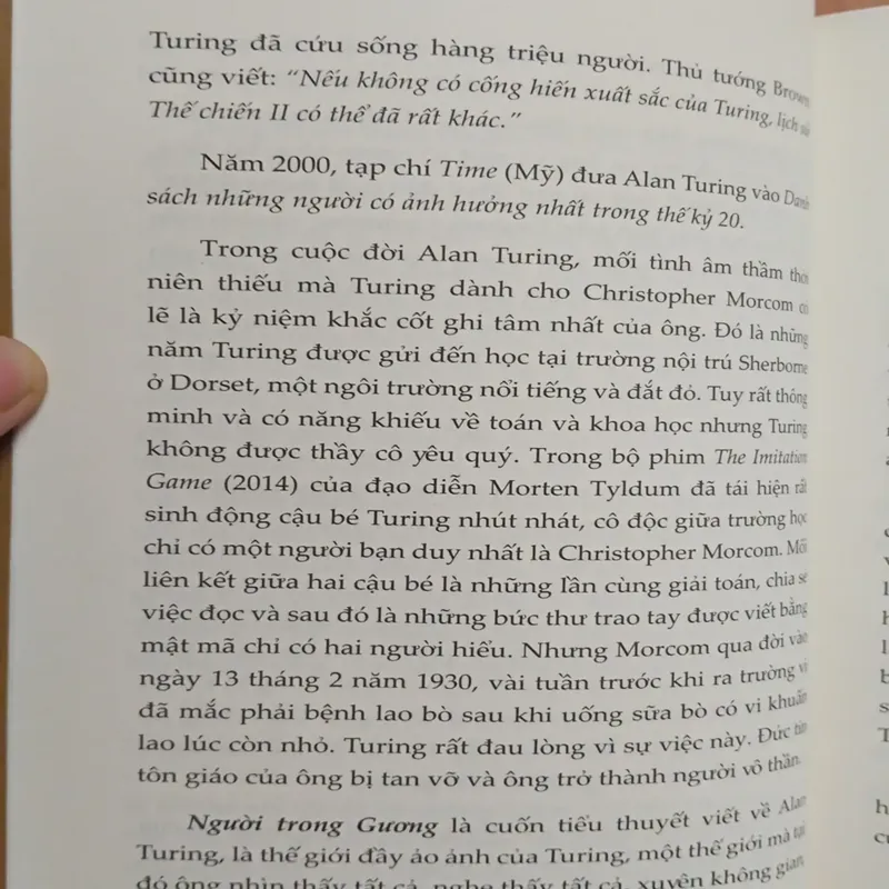 Tiểu thuyết Người trong gương Will Eaves 572266