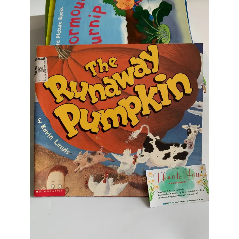 The Runaway Pumpkin – Kevin Lewis 561111