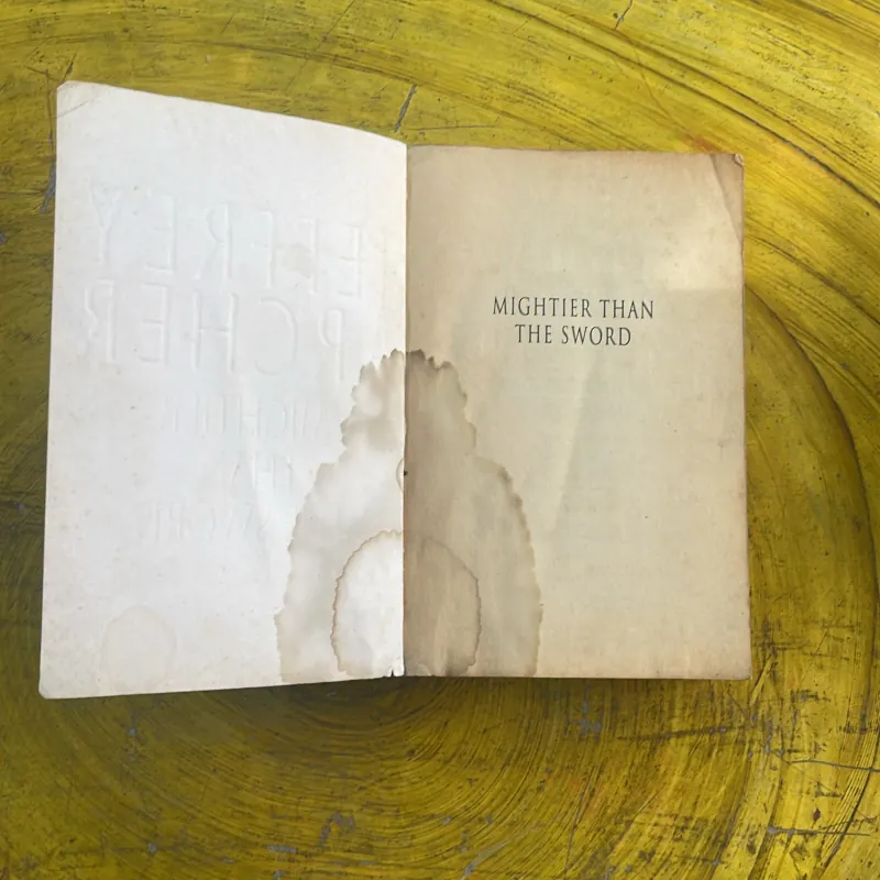 MIGHTIER THAN THE SWORD - JEFFEREY ARCHER 1029323