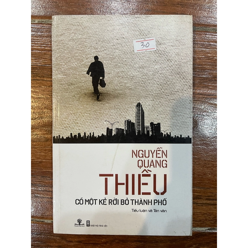 Có một kẻ rời bỏ thành phố (k1) 323029