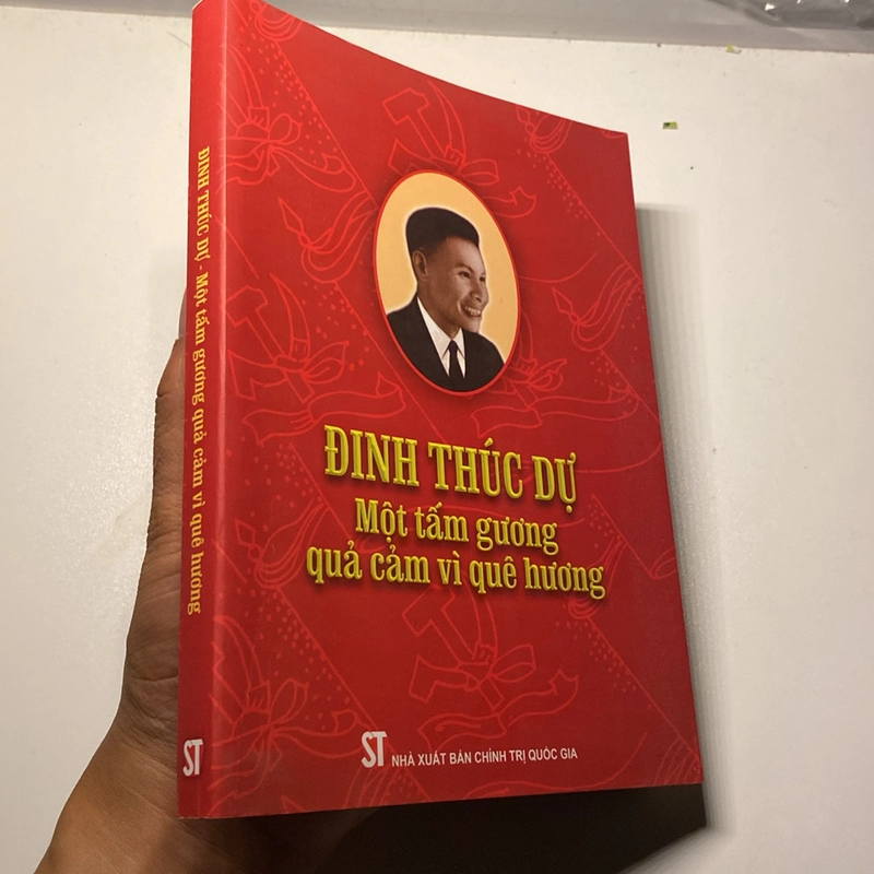 ĐINH THÚC DỰ, MỘT TẤM GƯƠNG QUẢ CẢM VÌ QUÊ HƯƠNG 531118
