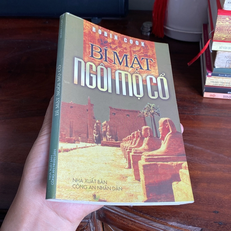 BÍ MẬT NGÔI MỘ CỔ, ROBIN COOK (XB 2004) 502292