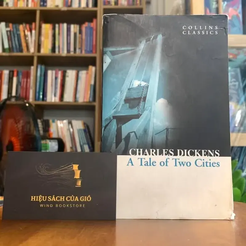 A tale of two cities - Charles Dickens 759711