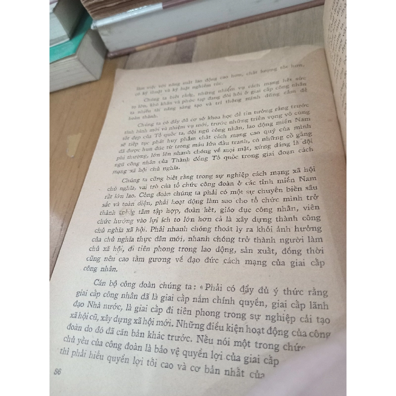 Một vài ý kiến về đội ngũ công nhân lao động miền Nam và công tác công đoàn vùng giải phóng - Ban biên tập NXB Lao Động 783671