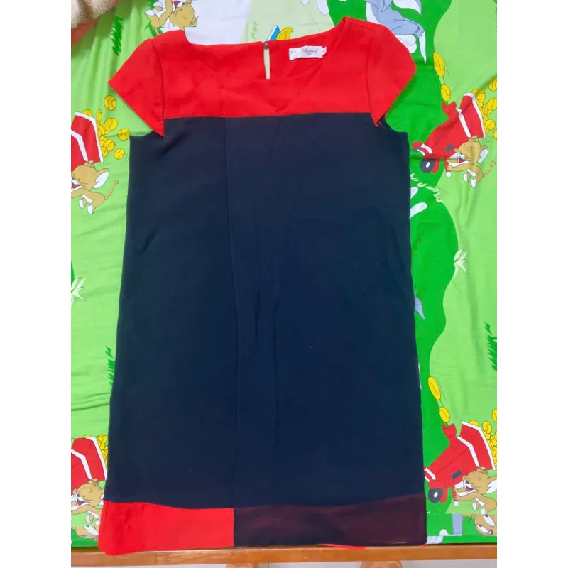 Váy đen suông PANTIO size M đã sử dụng 861354