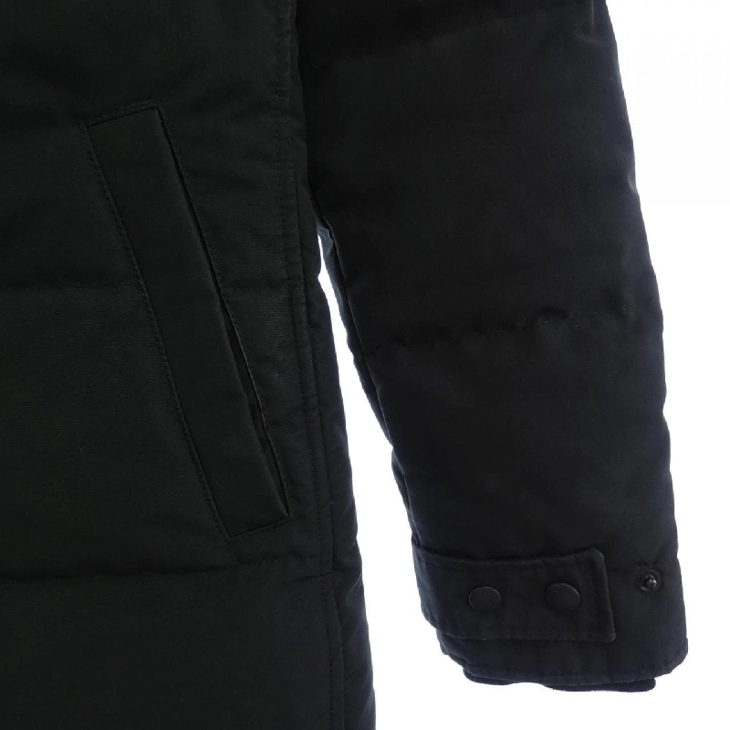 【Khuyến mãi】Áo khoác lông vũ Canada Goose 638909