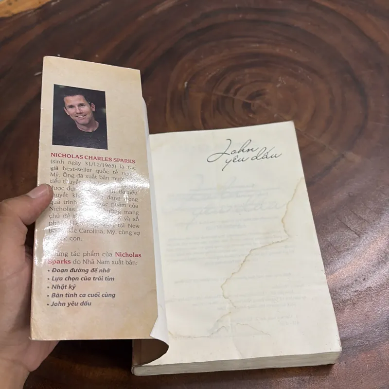 [Có Vết Ẩm Đã Khô] - II John Yêu Dấu - NICHOLAS SPARKS - 2011 977275