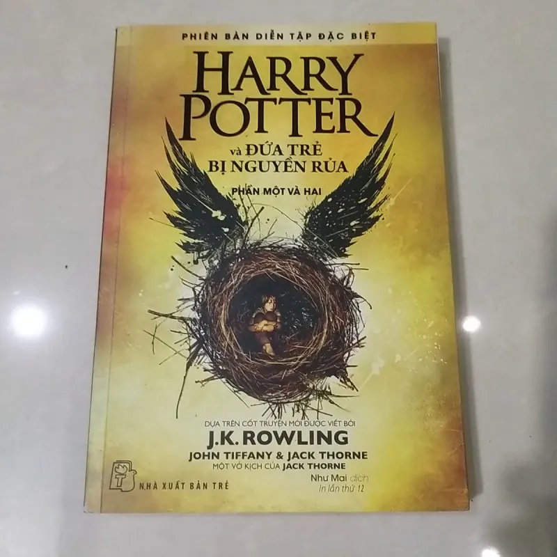 Sách Cũ - Harry Potter Và Đứa Trẻ Bị Nguyền Rủa 1005090