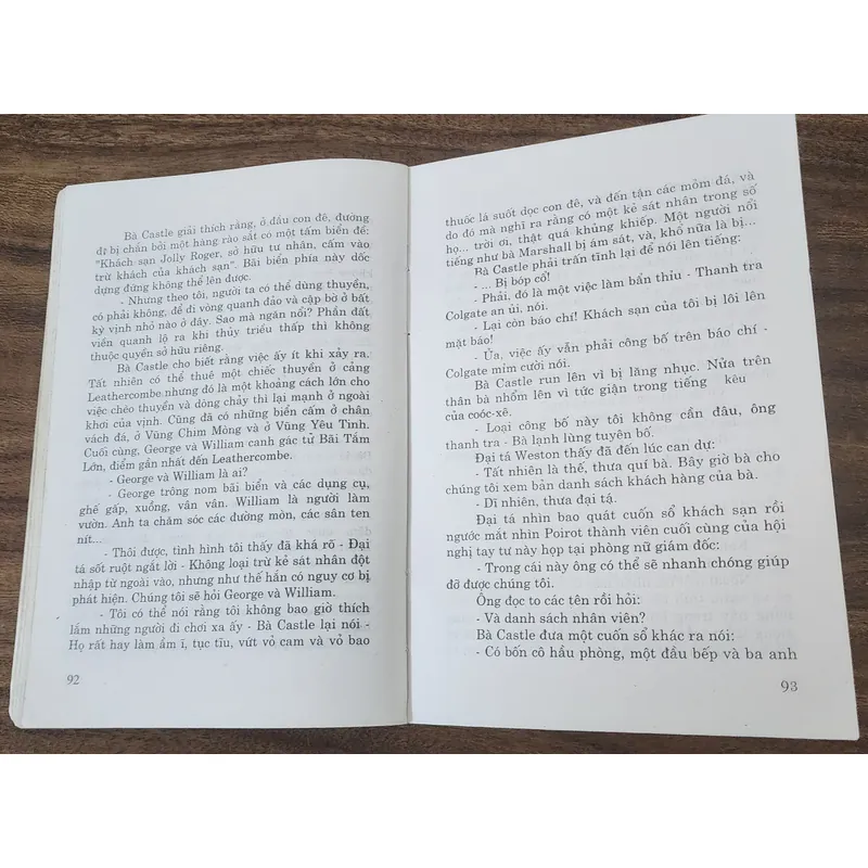 Tiểu thuyết trinh thám của nữ nhà văn Agatha Christie: TỘI LỖI DƯỚI ÁNH MẶT TRỜI (295 tr) 717886