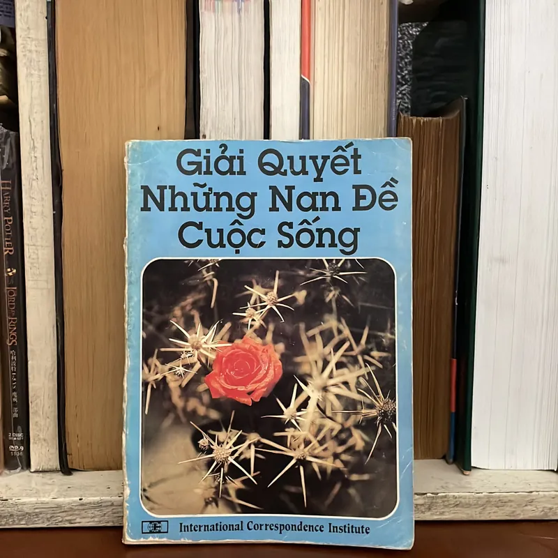 II Sách Kỹ Năng: Giải Quyết Những Nan Đề Cuộc Sống - DOROTHY L. JOHNS - 1988 575033