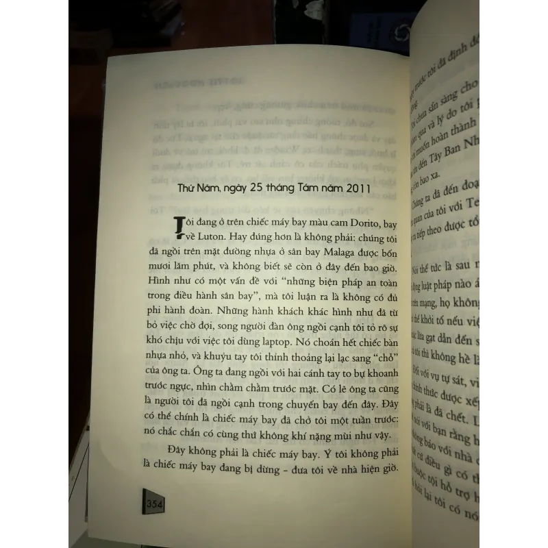 Hôn em trước đã - Lottie Moggach 1001950