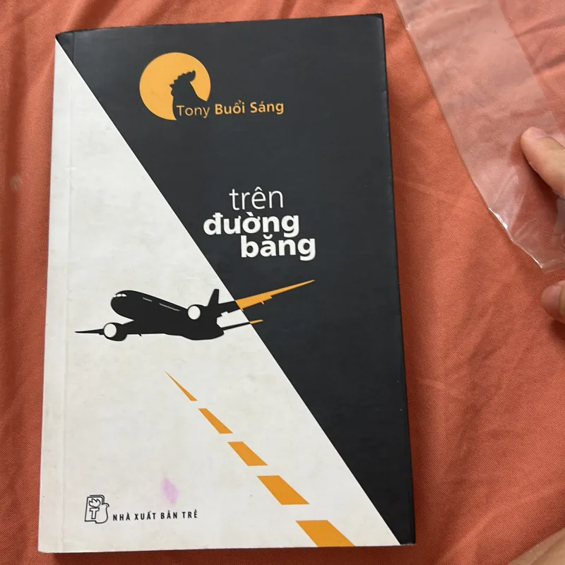 Tony buổi sáng - Trên đường băng  1029766