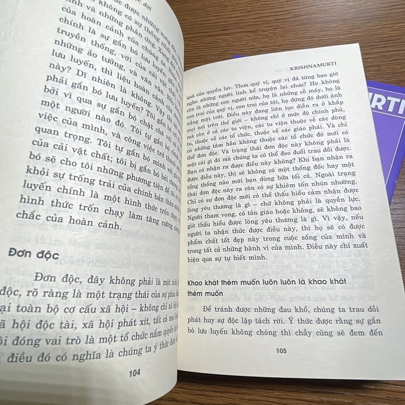 Tự do đầu tiên , Quyển sách của cuộc đời, Bạn đang nghịch gì với đời mình Krishnamiurti 444281