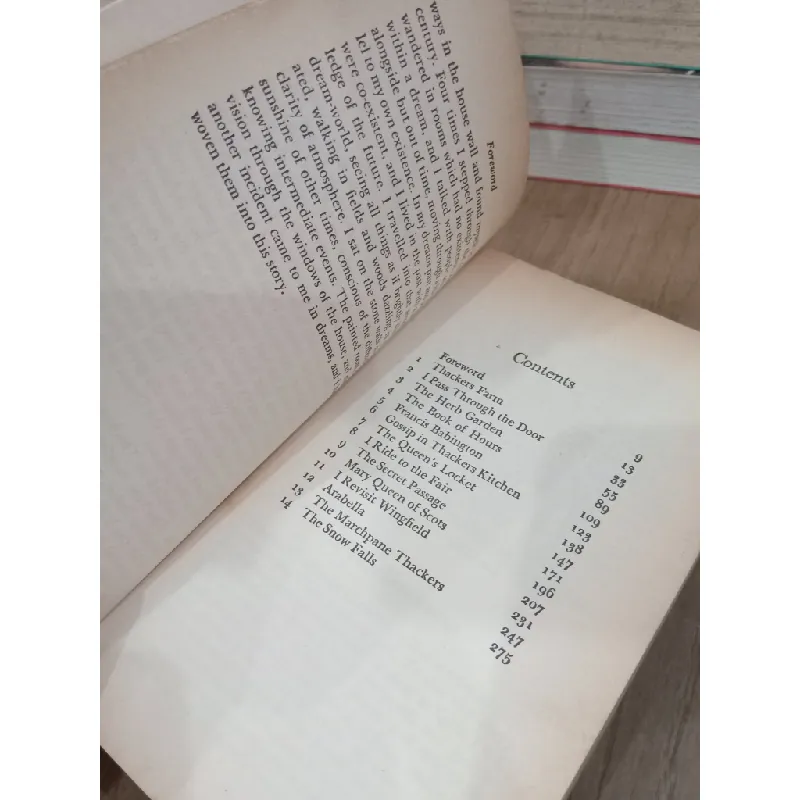 A traveller in time - Alison Uttley 707629