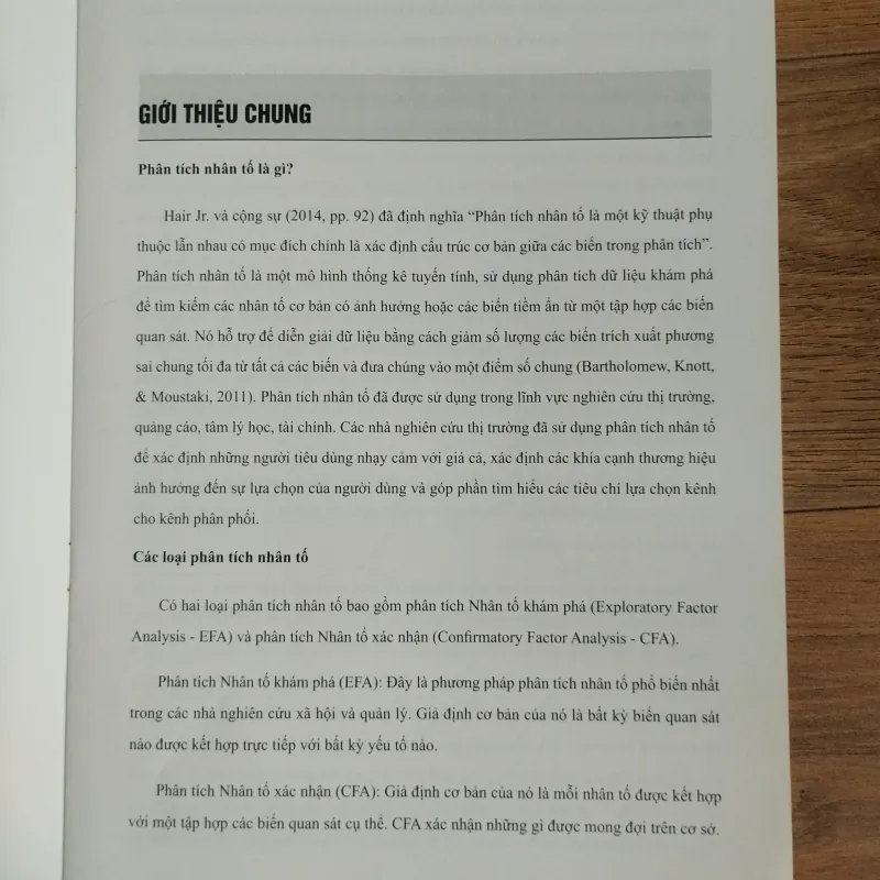 Sách Thực hành Các bước phân tích nhân tố khám phá trong SPSS bản tiếng Việt và tiếng Anh 1021698