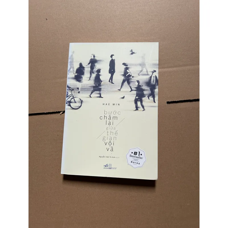 Bước chân chậm lại giữa thế gian vội vã 604894