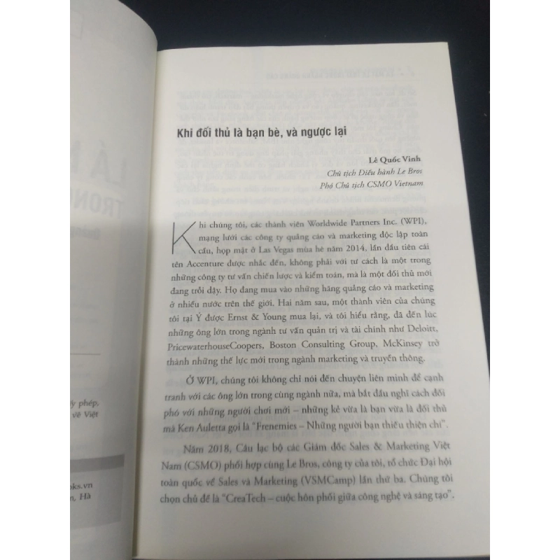 Frenemies Lá mặt lá trái trong ngành quảng cáo mới 90% bẩn nhẹ 2020 HCM2105 Ken Auletta SÁCH MARKETING KINH DOANH 914402