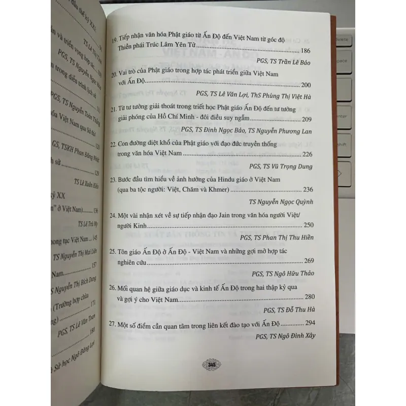 QUAN HỆ VIỆT NAM ẤN ĐỘ TRÊN LĨNH VỰC VĂN HÓA - PGS. TS. LÊ VĂN TOAN (CHỦ BIÊN) 699465