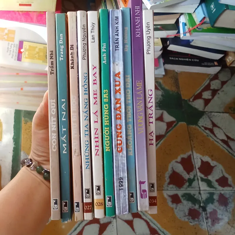 22c của tủ sách tuổi mới lớn+ 10c tủ sách lá me 931616