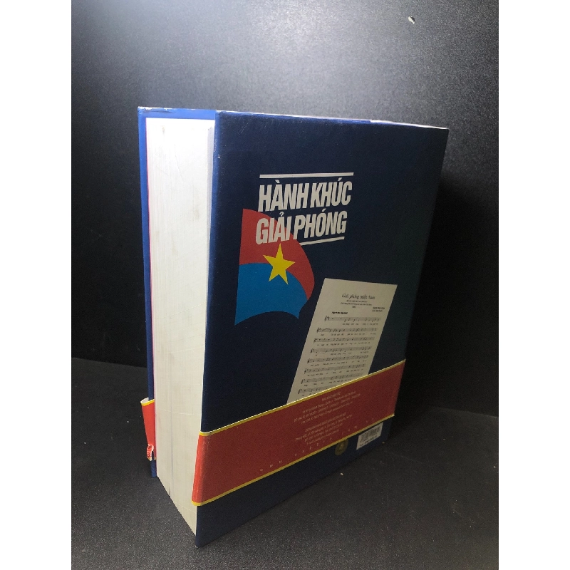 Hành khúc giải phóng (bìa cứng) năm 2011 mới 80% bẩn HCM2811 912679