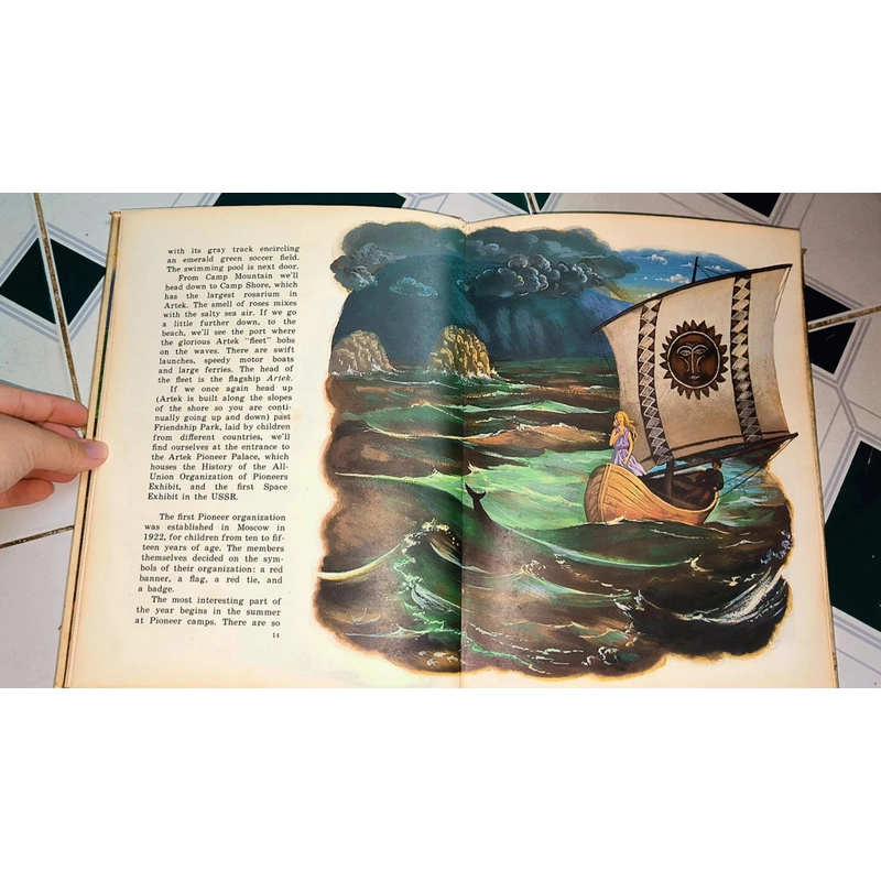 Sách vintage - THE SEASIDE "CHIDLREN'S REPUBLIC" - Vasily Golyshkin (Moscow, 1985) 470377