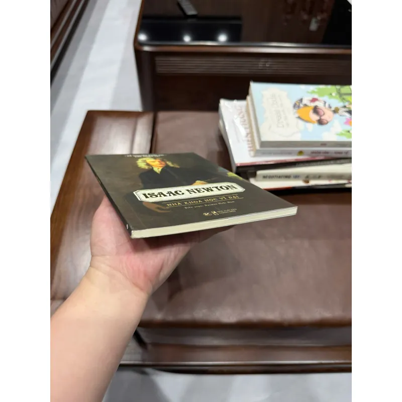 Isaac Newton – Nhà Khoa Học Vĩ Đại | Sách Tiểu Sử Danh Nhân Khoa Học - K3 1013447