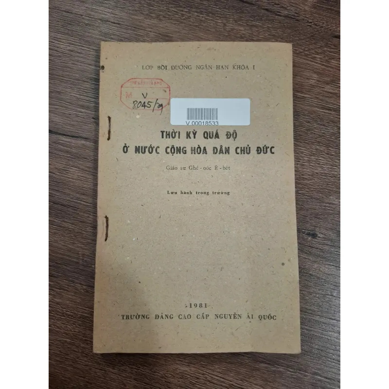 Thời kỳ quá độ ở nước Cộng hòa Dân chủ Đức - Ghê-oóc Ê-bét 714893